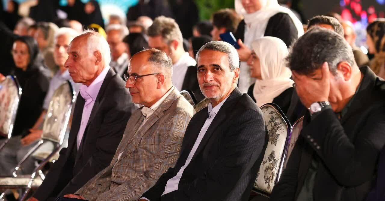مراسم تجلیل از چهره‌های نام‌آور فرهنگ و هنر اصفهان