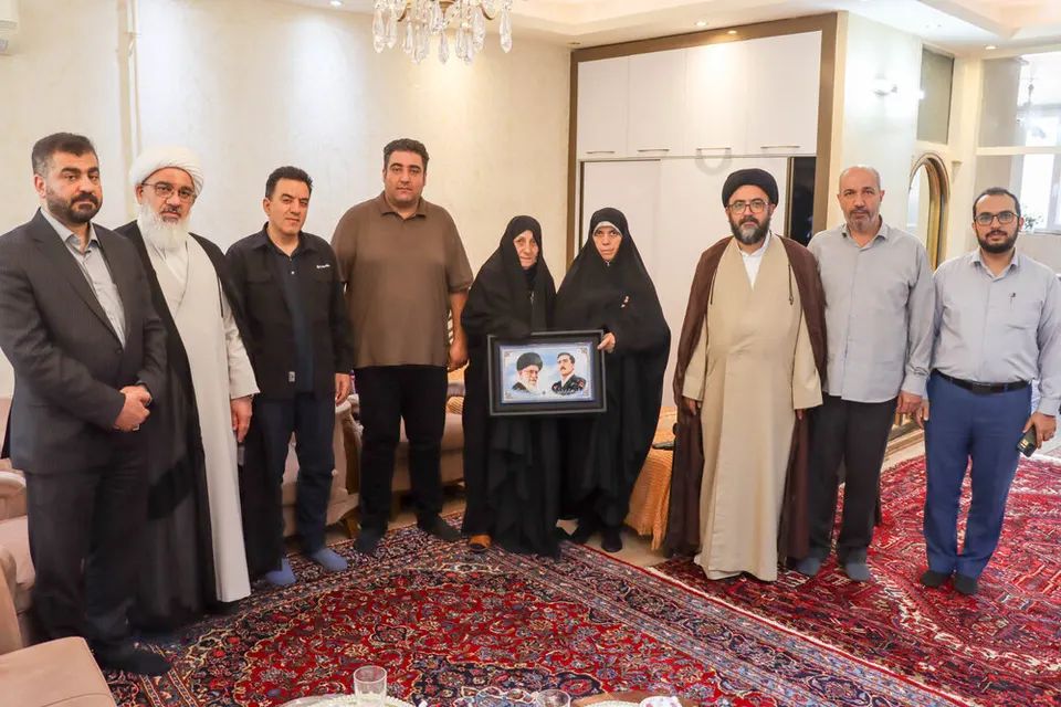دیدار شهردار تبریز با خانواده معظم شهید والامقام «محمدهزوئی» و جانباز سرافراز «ناصر شهابی راد