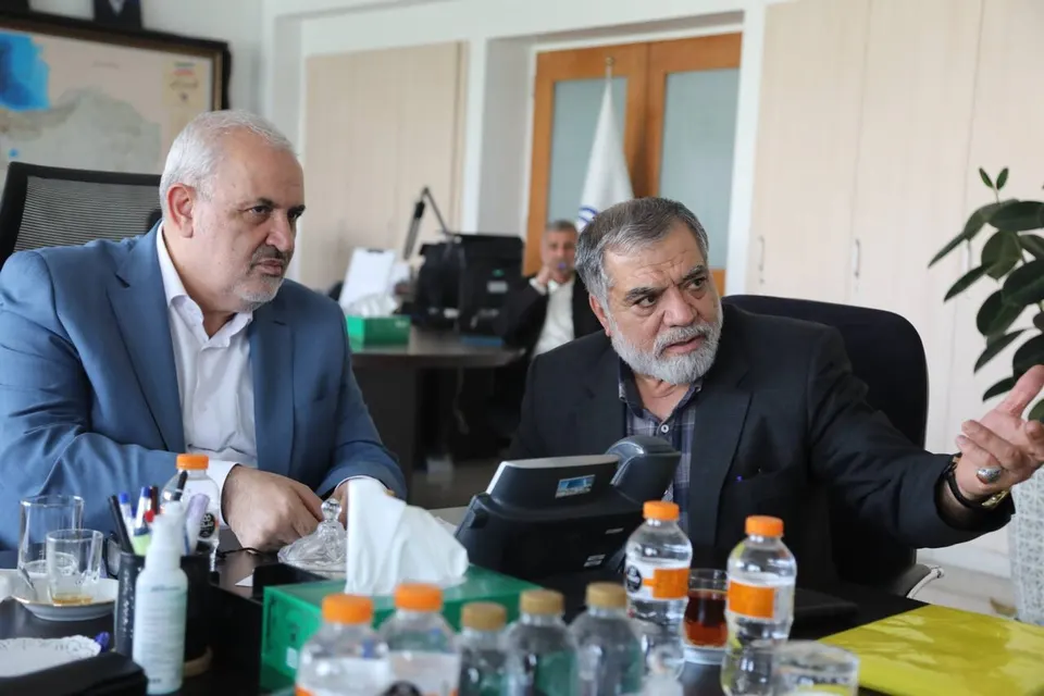 نشست ولایتمدار با وزیر نیرو؛ از تامین آب نیارک تا بررسی وضعیت چاه‌های غیرمجاز