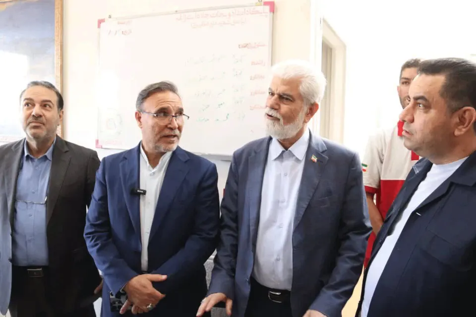 آریایی‌نژاد: سیاست‌های سلامت باید از رویکرد «درمان‌محور» به سمت «حفظ سلامت» تغییر کند / فرماندار ویژه ملایر: حضور اعضای کمیسیون بهداشت مجلس فرصت مغتنمی برای پی‌گیری مطالبات سلامت شهرستان است