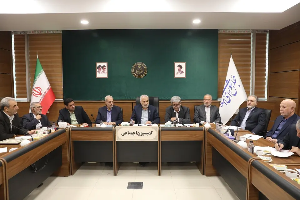 درمان، مسکن و حقوق بازنشستگان نیروهای مسلح نیازمند ارتقای کیفی و کمی است