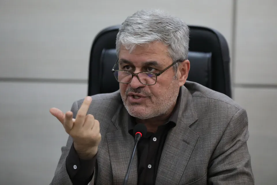 در راستای تقویت کالابرگ الکترونیک کمکرسان دولت خواهیم بود/ جریان منابع نفتی برای مجلس شفاف شود