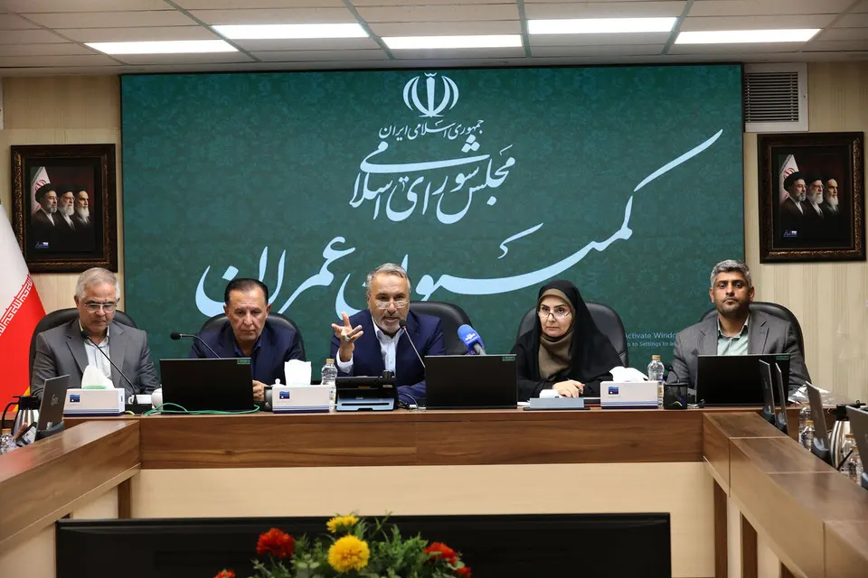 تدوین طرح جامع مسکن نیازمند عزم ملی دستگاه‌هاست/ بانک‌ها پای کار بیایند/ عدم واگذاری زمین، وزیر راه را به صحن علنی کشاند