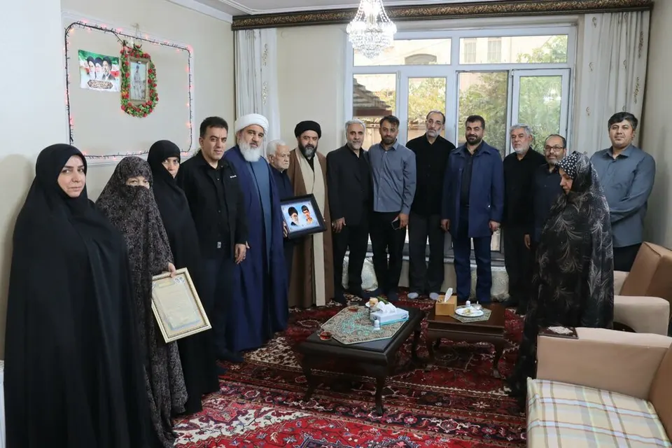 دیدار شهردار تبریز با خانواده شهید والامقام «داود رهانی» و جانباز سرافراز «اورج اختیاری توبنقی