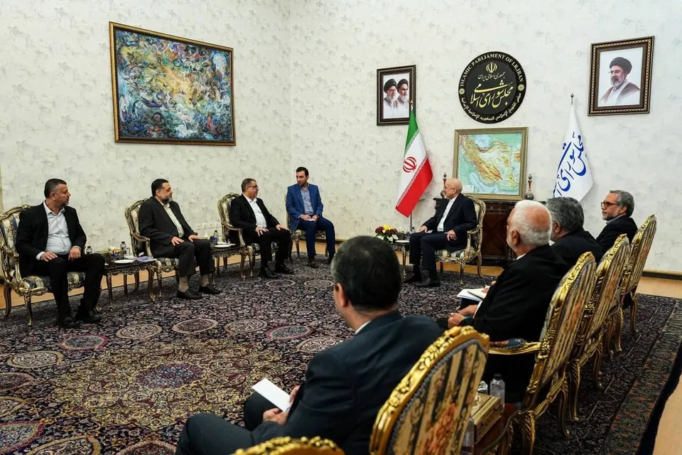 ایران و جبهه مقاومت در یک مسیر جوهری علیه استکبار قرار دارند/ حتی دولت‌های دلداده آمریکا، اعتراف می‌کنند که این کشور عامل ایجاد ناامنی در منطقه است