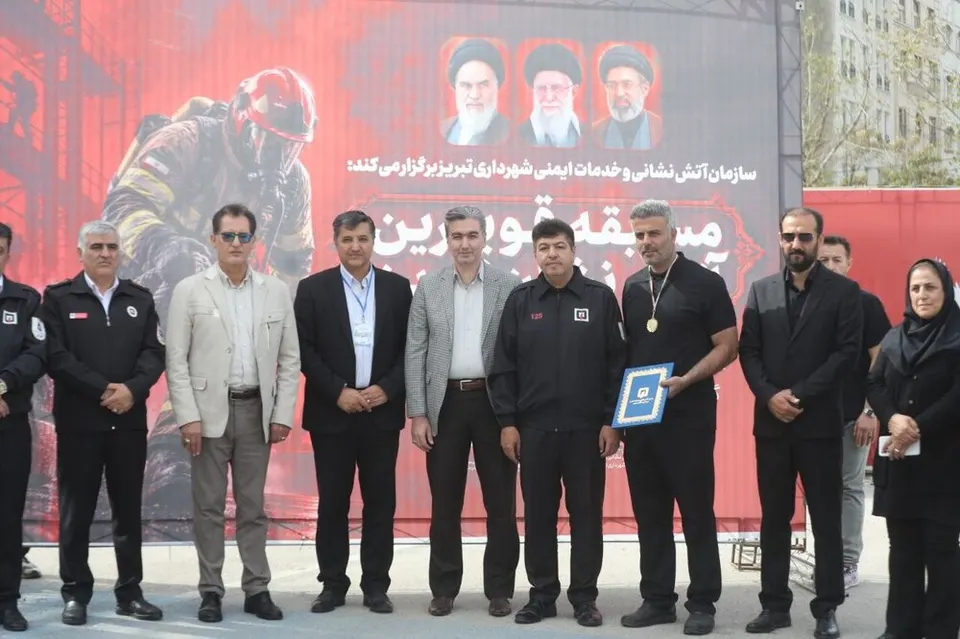 مسابقه قوی‌ترین آتش‌نشان تبریز باحضور آتش نشانان ۲۳ ایستگاه عملیاتی برگزار شد