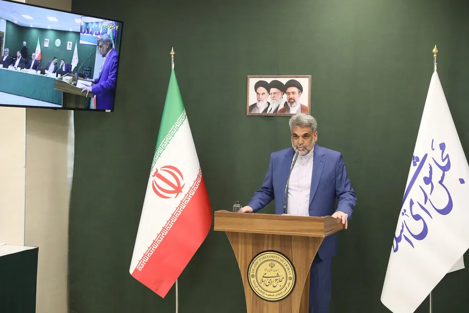توسلی: توزیع امکانات دفاعی در کشور باید متوازن باشد/ ظرفیت‌های نظامی به اشتغال‌زایی در مناطق منجر شود