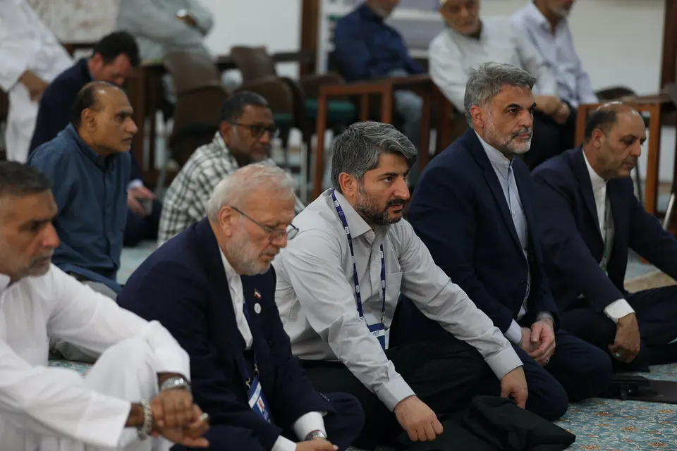 هیأت پارلمانی ایران در نمازجمعه شیعیان آروشا شرکت کرد