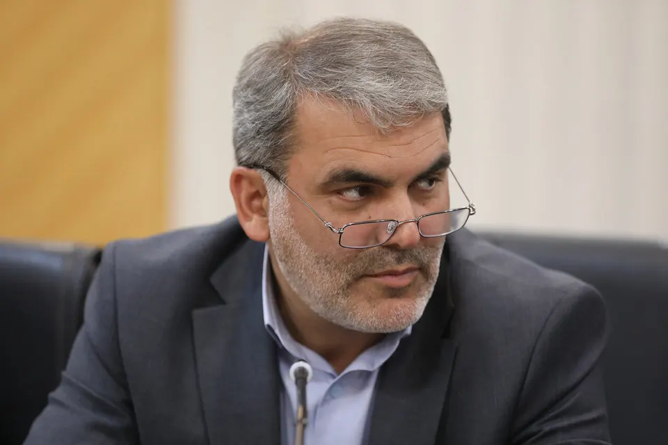 رفع موانع تولید و تقویت کارکرد مناطق آزاد در اولویت سفر به ماکو است