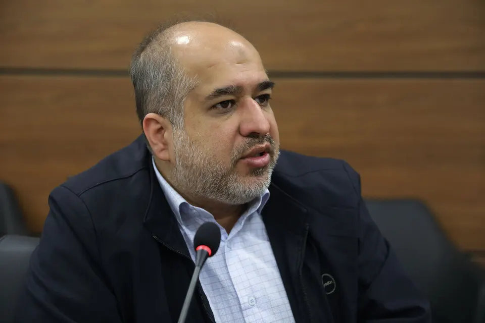 وزارت نفت با تغییر وزیر اصلاح نمی‌شود/ انتقاد از ارتقای آسانسوری یک معاون وزیر