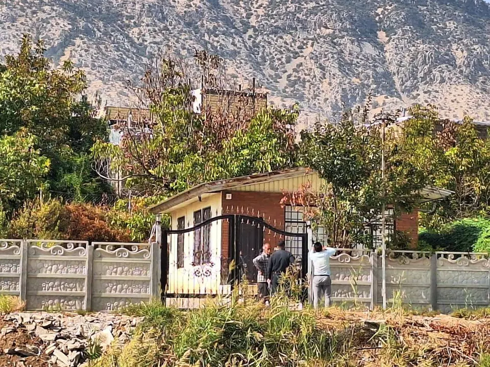 جمعآوری ۴۰۰ انشعاب غیرمجاز در باغویلاهای لرستان