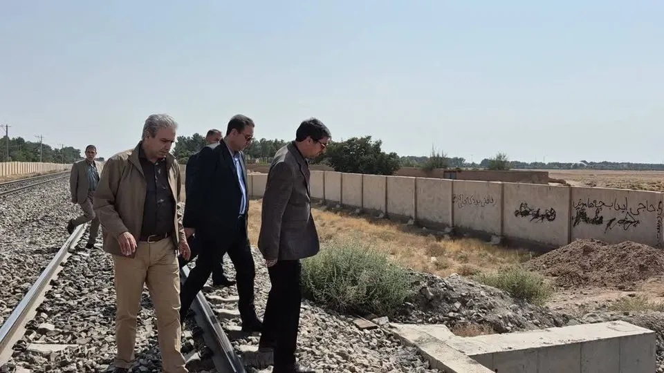 بازدید میدانی سلیمانی از ایستگاه راهآهن و زیرگذر شادیاخ نیشابور