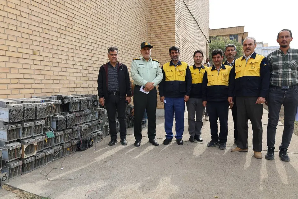 کشف ۱۲۰ ماینر غیرمجاز از ۴۳ مرکز در آذرشهر طی دو ماه