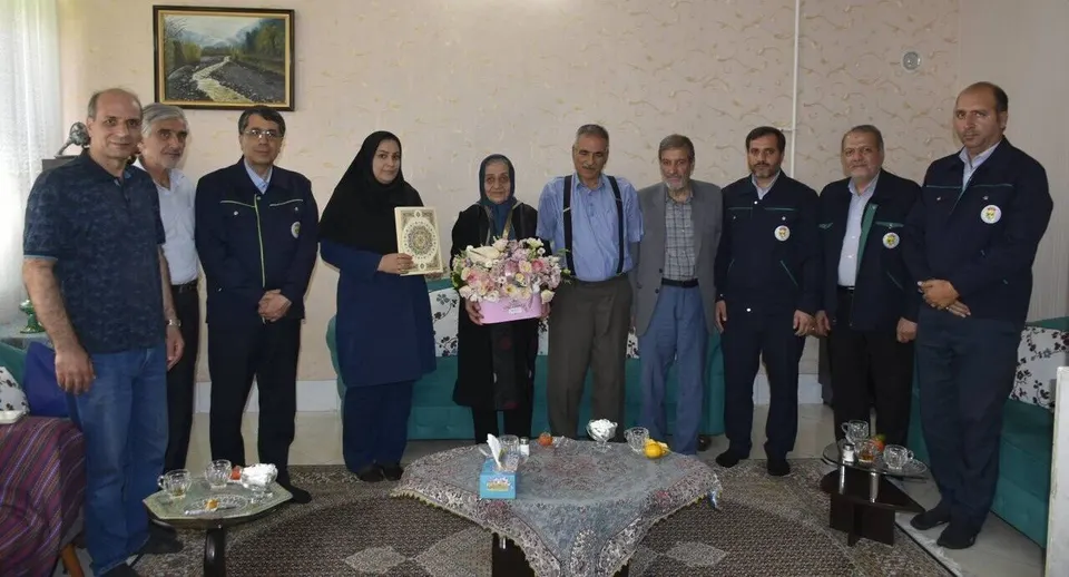 اعطای مدال مهر و ایثار به خانواده‌های شهدای خدمت و آسیب‌دیدگان صنعت برق مرکزی
