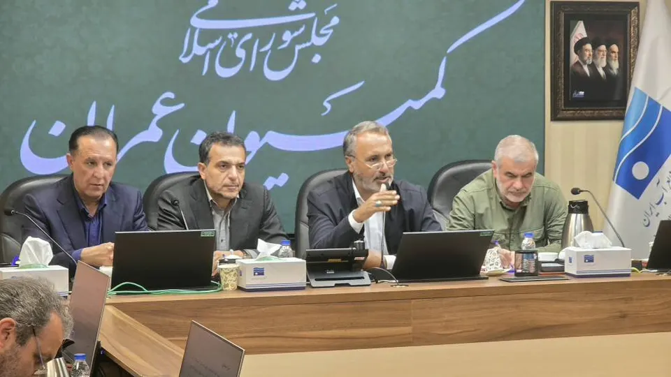 جزئیات بررسی ۳ طرح مهم در کمیسیون عمران؛ از اصلاح سازوکار تخصیص ۵۰ همت قیر رایگان تا چکشکاری طرح حاکمیت بر تنگه هرمز