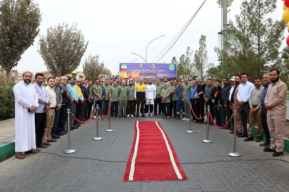 سفیر همدلی صنعت برق ایران به قم رسید